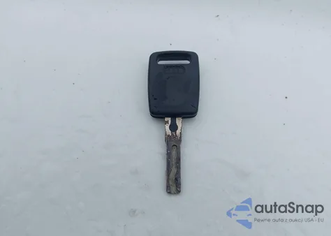 2000 Audi A4 2.8 из США, поврежденный, VIN WAUDH28D6YA085653